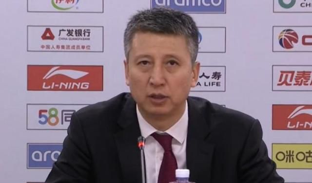 四爱小狗带玩具尾巴哭视频